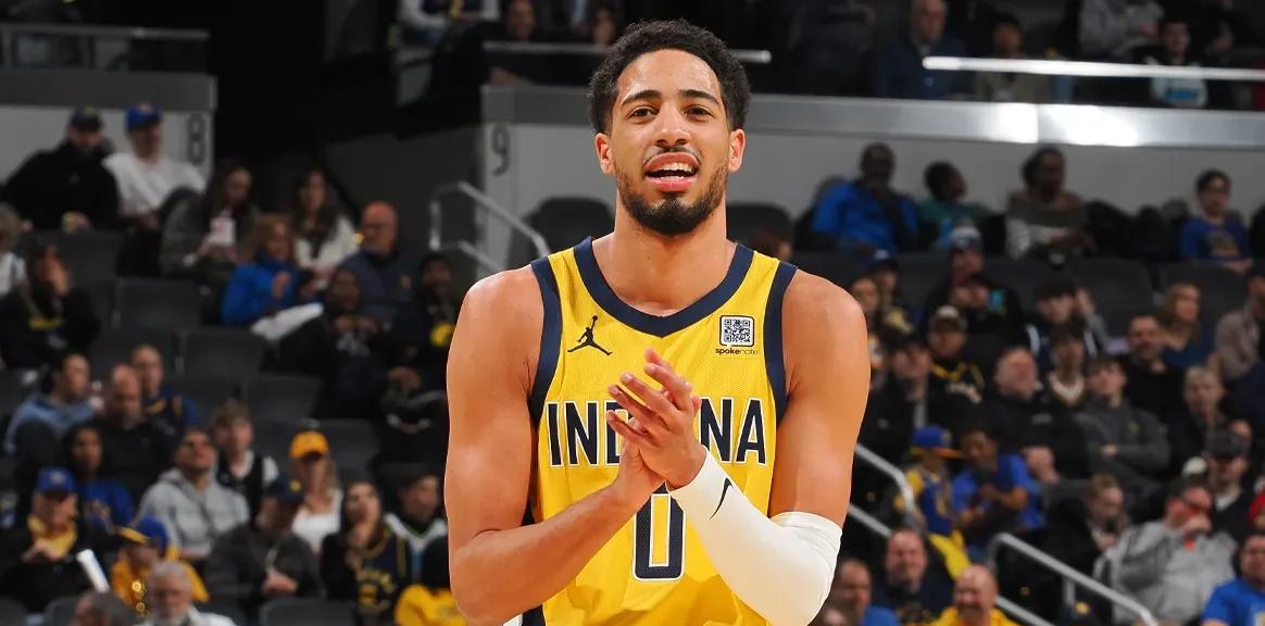 包含西亚卡姆惊艳全场，球队未来可期助攻爆棚，冲击季后赛逆转取胜！的词条