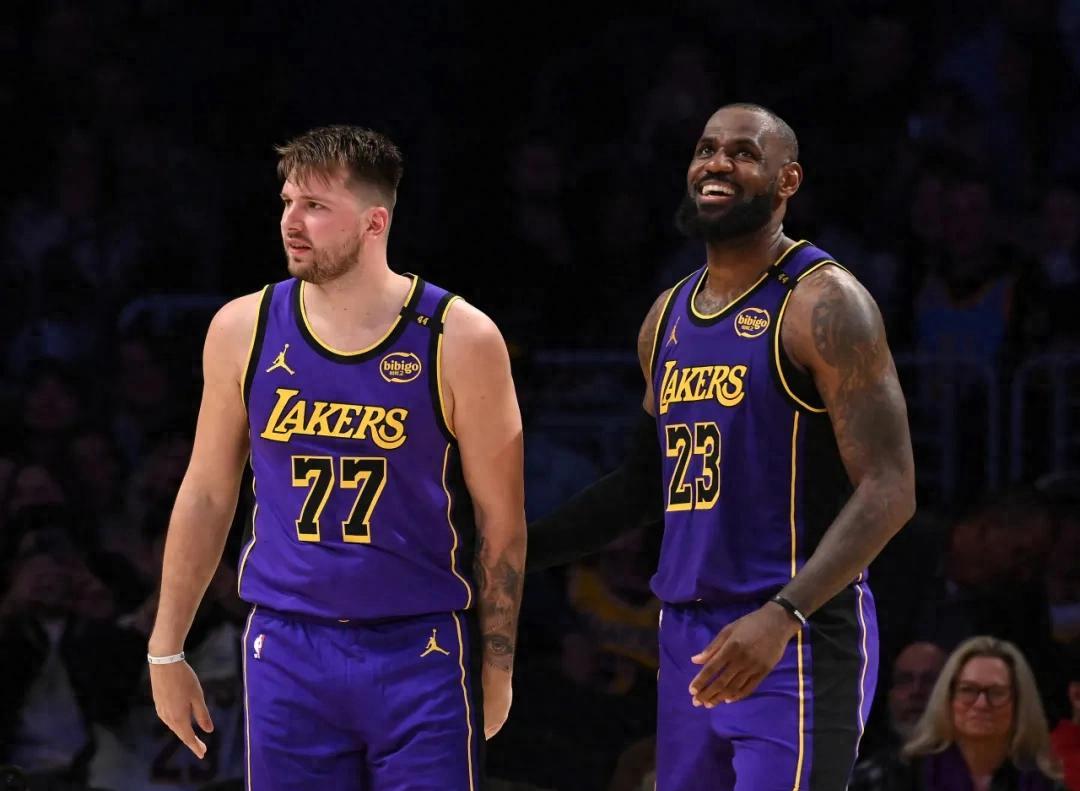 湖人带队取胜！，莎拉波娃重要时刻夺冠全场沸腾不已的简单介绍